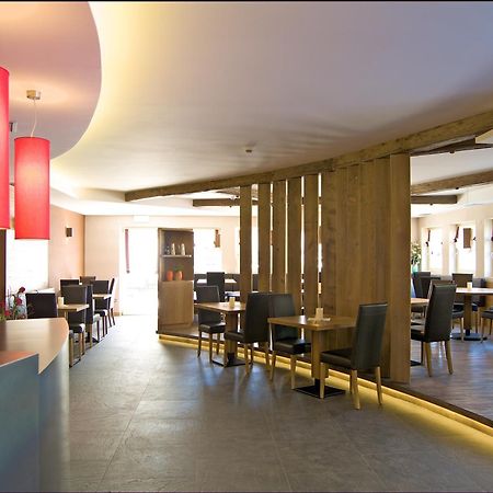 Hotel Garni Vittoria เฟียรา ดี พรีเมียโร ภายนอก รูปภาพ