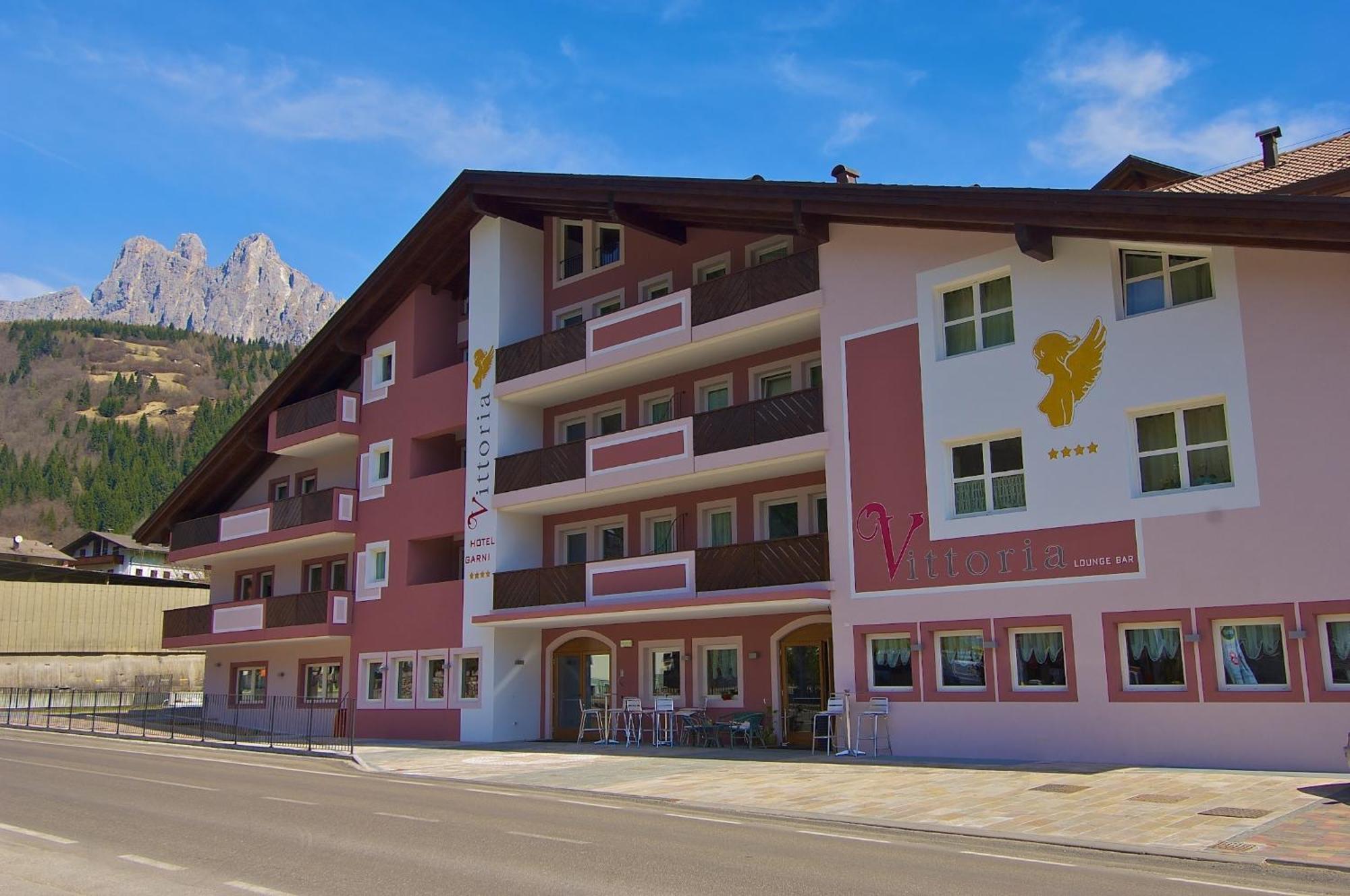Hotel Garni Vittoria เฟียรา ดี พรีเมียโร ภายนอก รูปภาพ