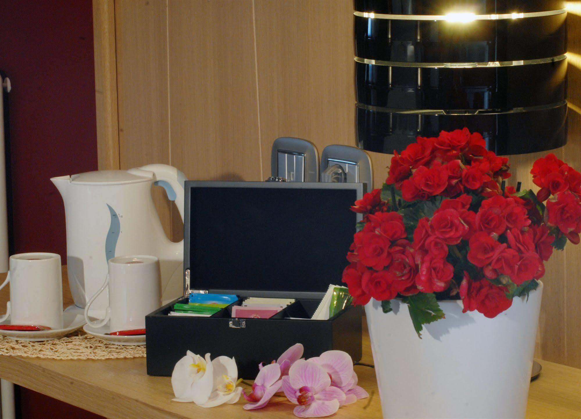 Hotel Garni Vittoria เฟียรา ดี พรีเมียโร ภายนอก รูปภาพ